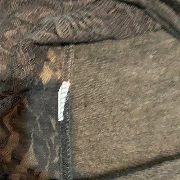 Lace back 3/4 length sleeve top. - Picture 4 of 4